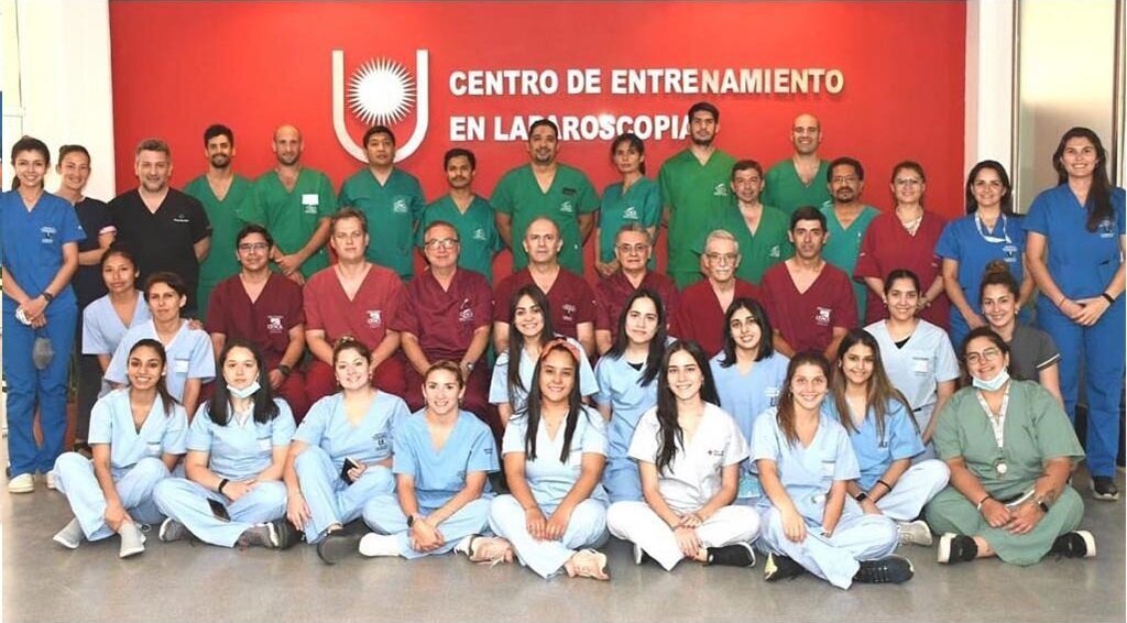 Grupo del curso en el Centro de Entrenamiento en Laparoscopia