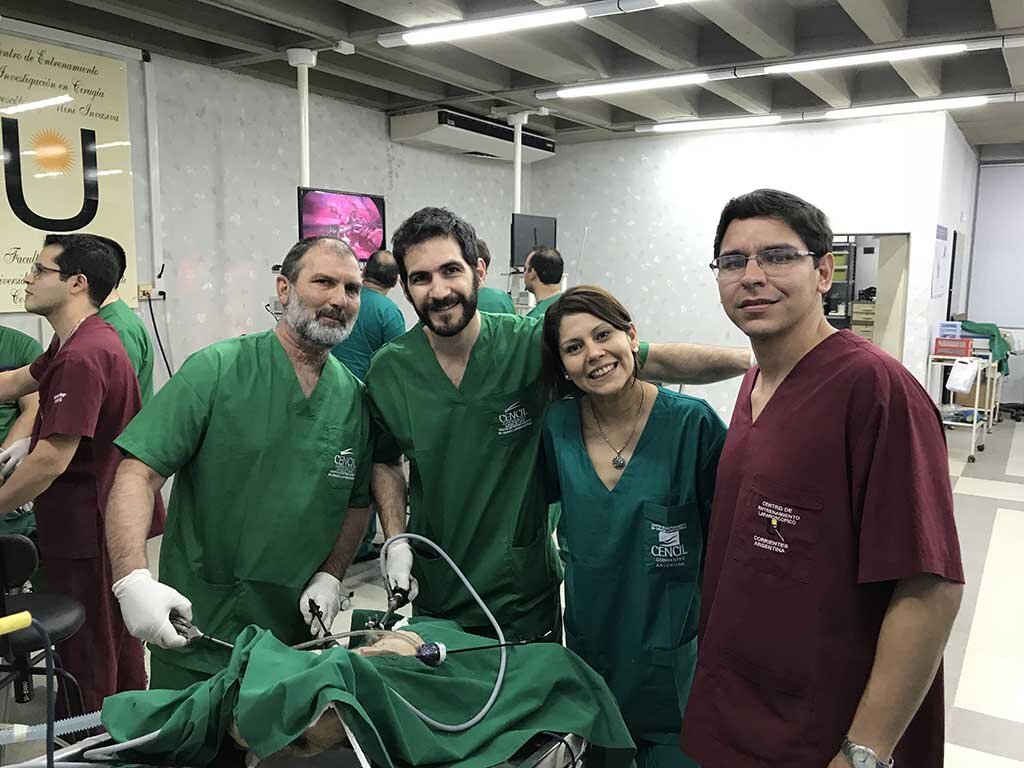 Equipo en práctica de laparoscopia