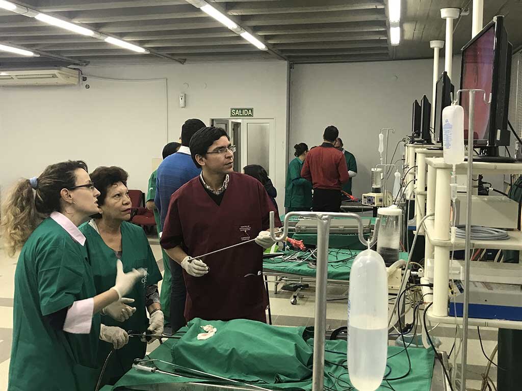 Práctica de endoscopia en CENCIL